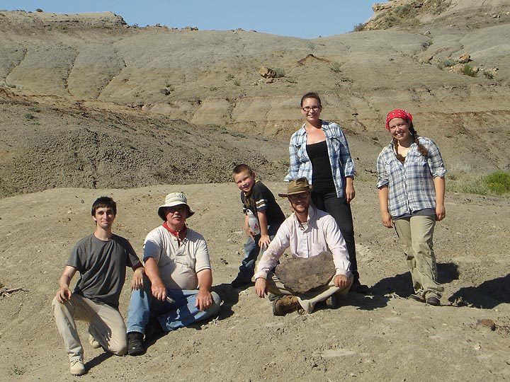 Professor Richard's research group out in the field in North Dakota. Her children come to learn hands-on science! 