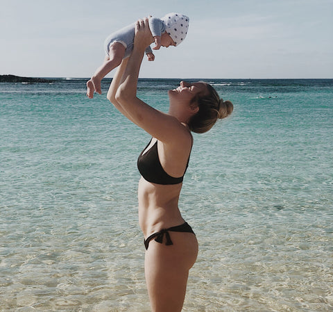 Spanien Vanlife Sol and Pepper Solly Strand Vanlife Reisen mit baby kind Fuerteventura Travel