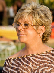 Ilona Moldavon, Owner