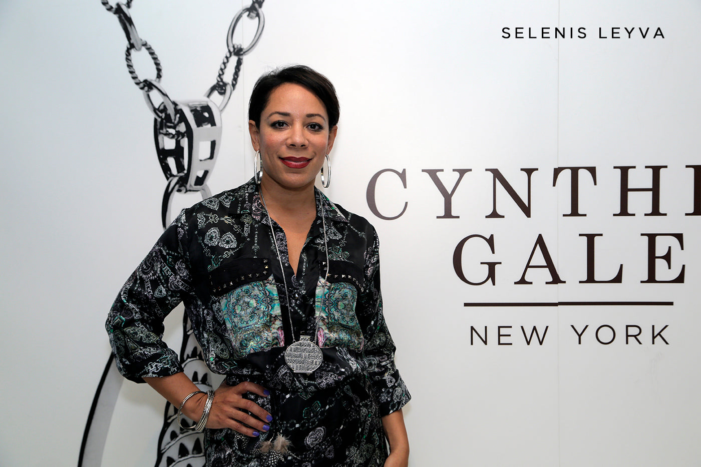 Selenis Leyva fashion style