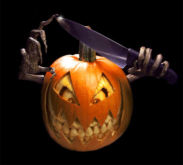 Ray Villafane Master pumpkin carver
