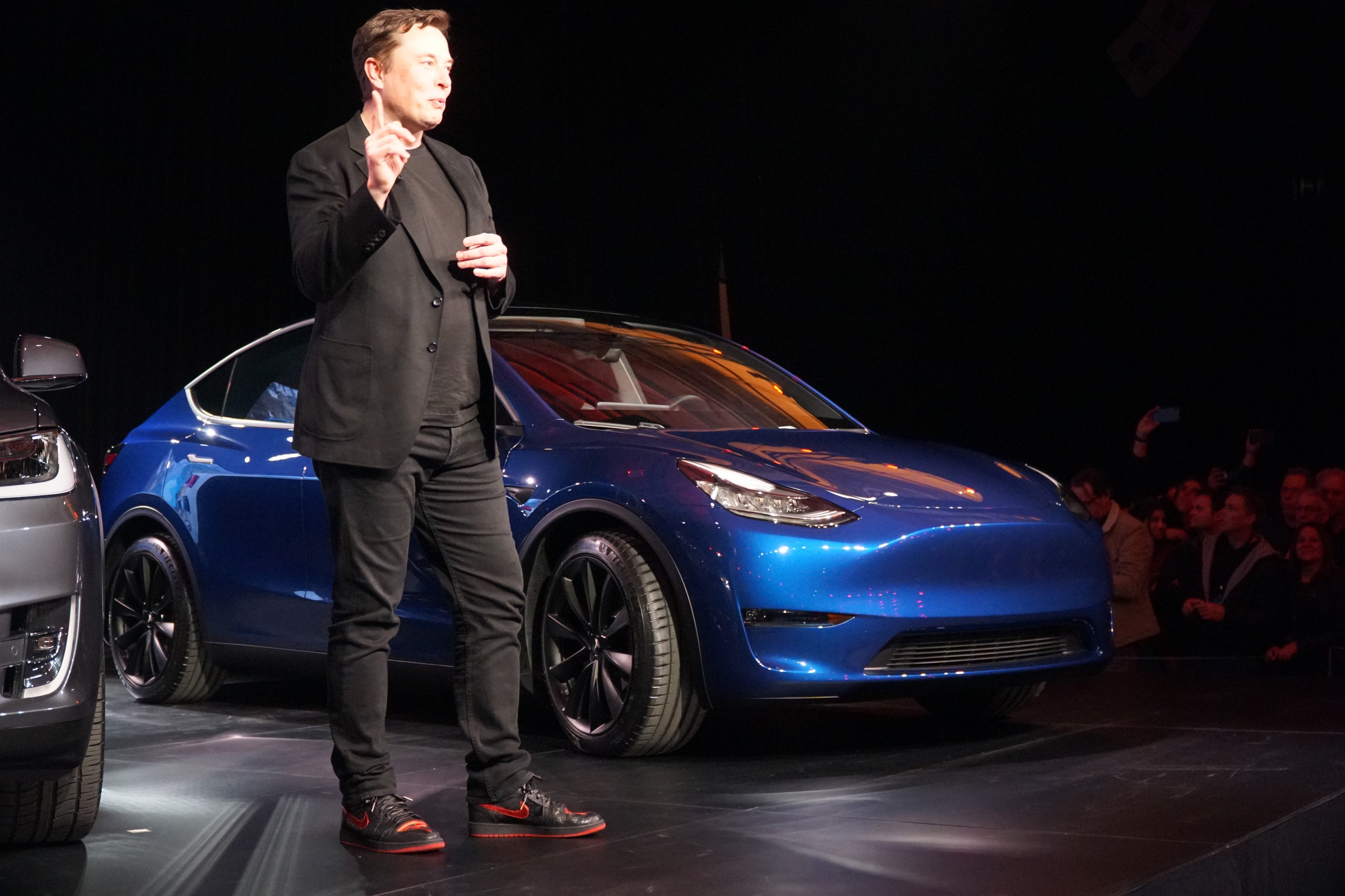 Terminologie Vouwen belegd broodje Get one step closer to being Elon Musk with these custom Tesla Nikes |  EVANNEX Aftermarket Tesla Accessories