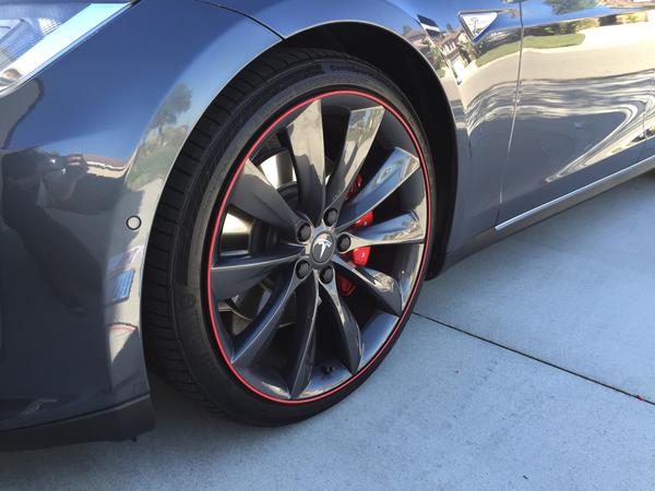 Tesla Model S red wheel bands