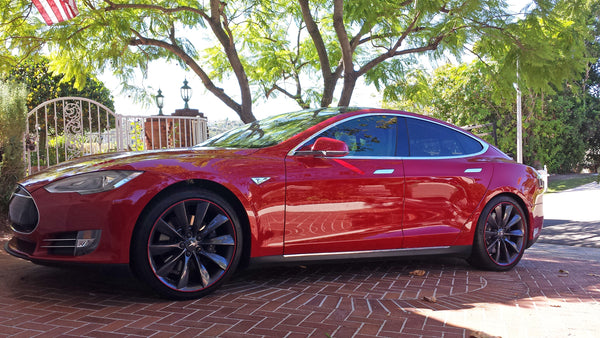 Tesla Model S red wheel bands