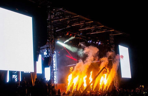 pyro flames for weazyanafest lil wayne special effects