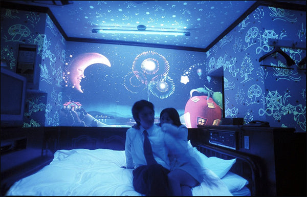 japan_sex_600a_hotel_blacklight_couple_kidsofdada_Love_&_Sex_In_a_pay_as_you_go_culture.jpg