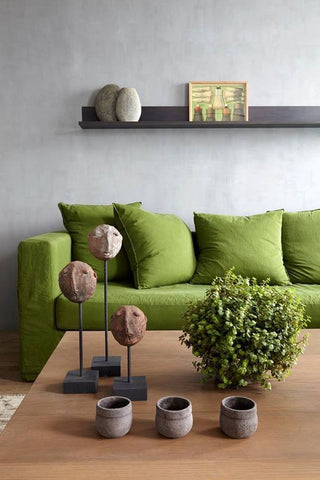 A colourful couch - Pantones greenery