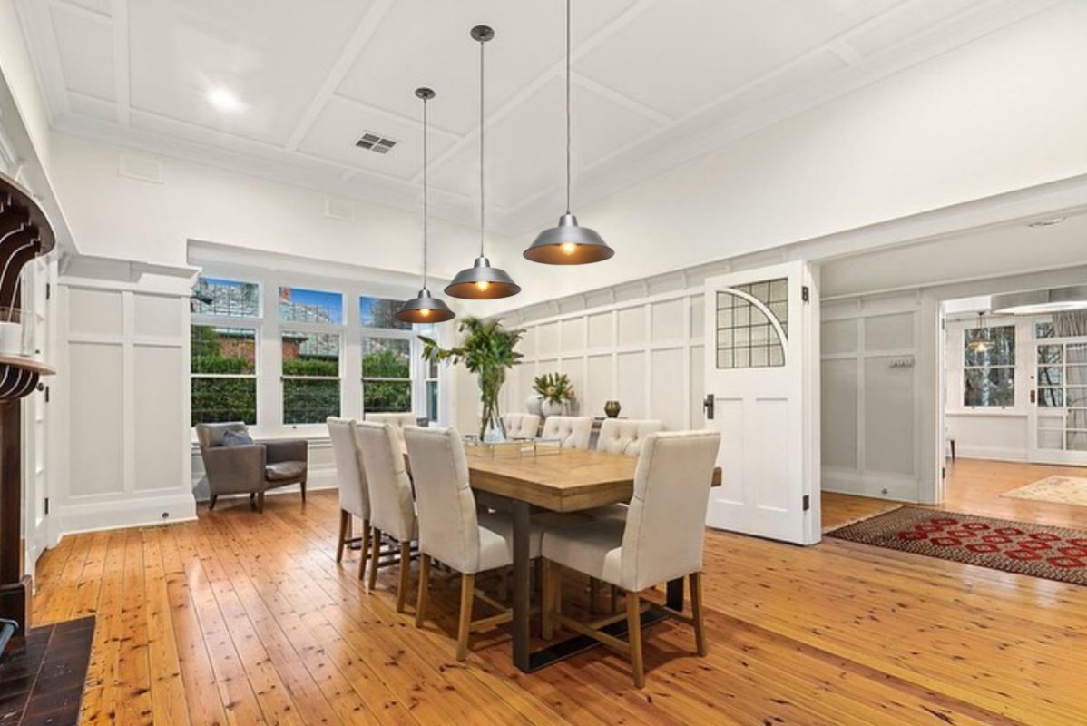 Lamp With 8 Lights In Dining Room