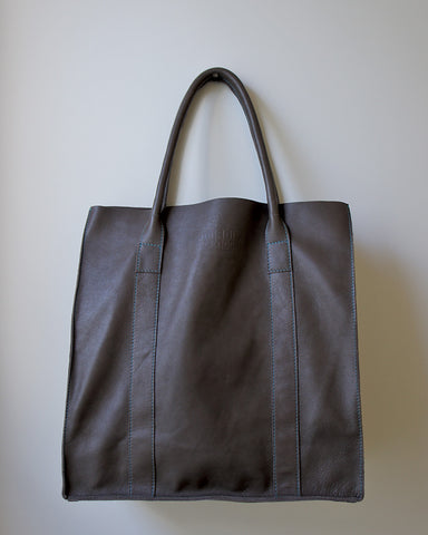 Taiga Weekender Tote Bag in Mushroom Grey