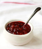 homemade cranberry sauce recipe with allspice by SeasonWithSpice.com