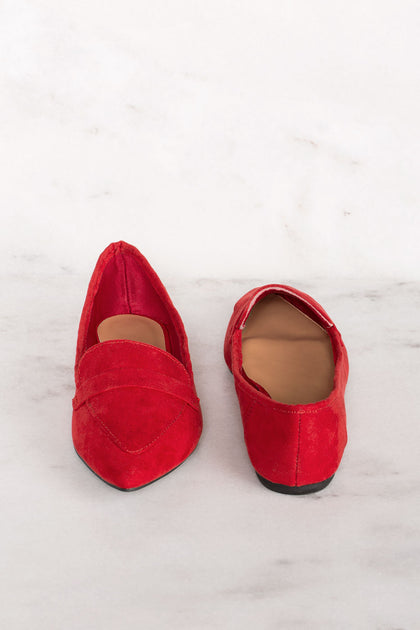 red pointed loafers