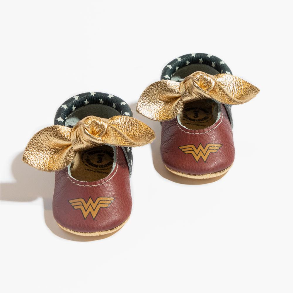 Wonder Woman™ Knotted Bow Mocc Mini Sole II knotted bow mocc Mini Sole