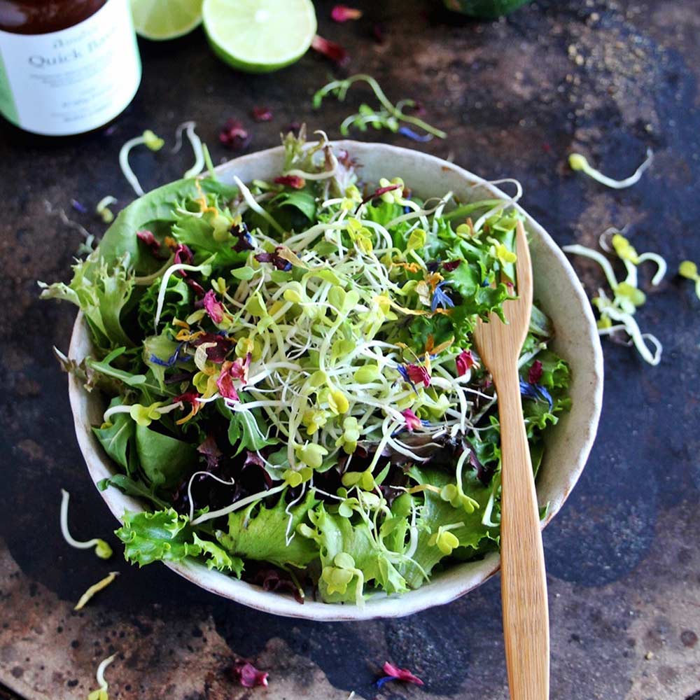 Gesunde Ernährung - Bunter Salat