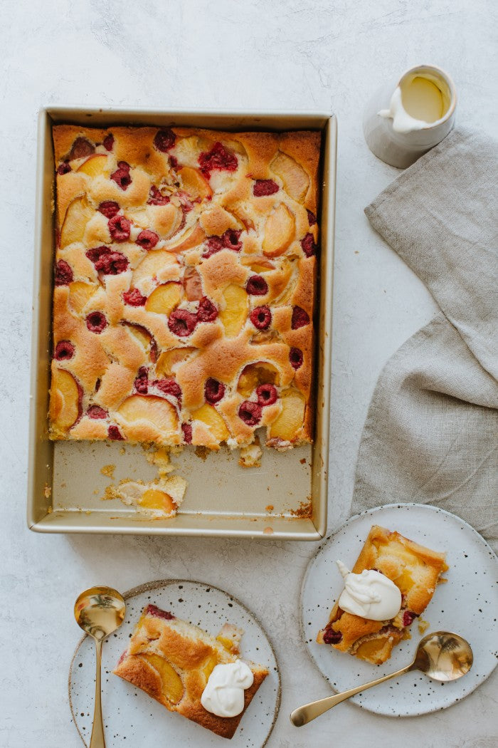 peach and raspberry tray cake