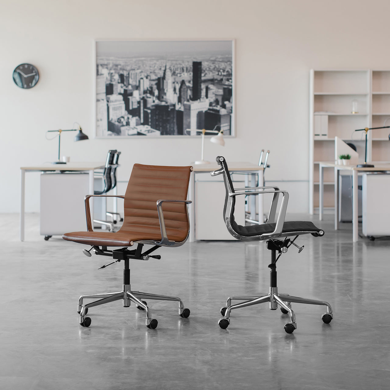 Pro Ribbed Management Chair (White Italian Leather)