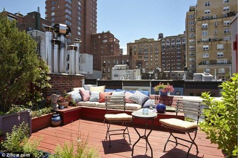 amy schumer new york apartment garden