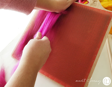 Laying fibre down on an Ashford Blendng Board