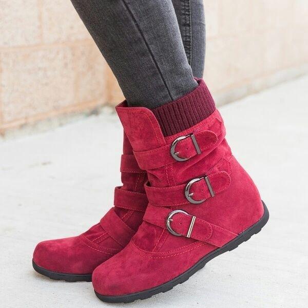 cushioned low calf buckle boots