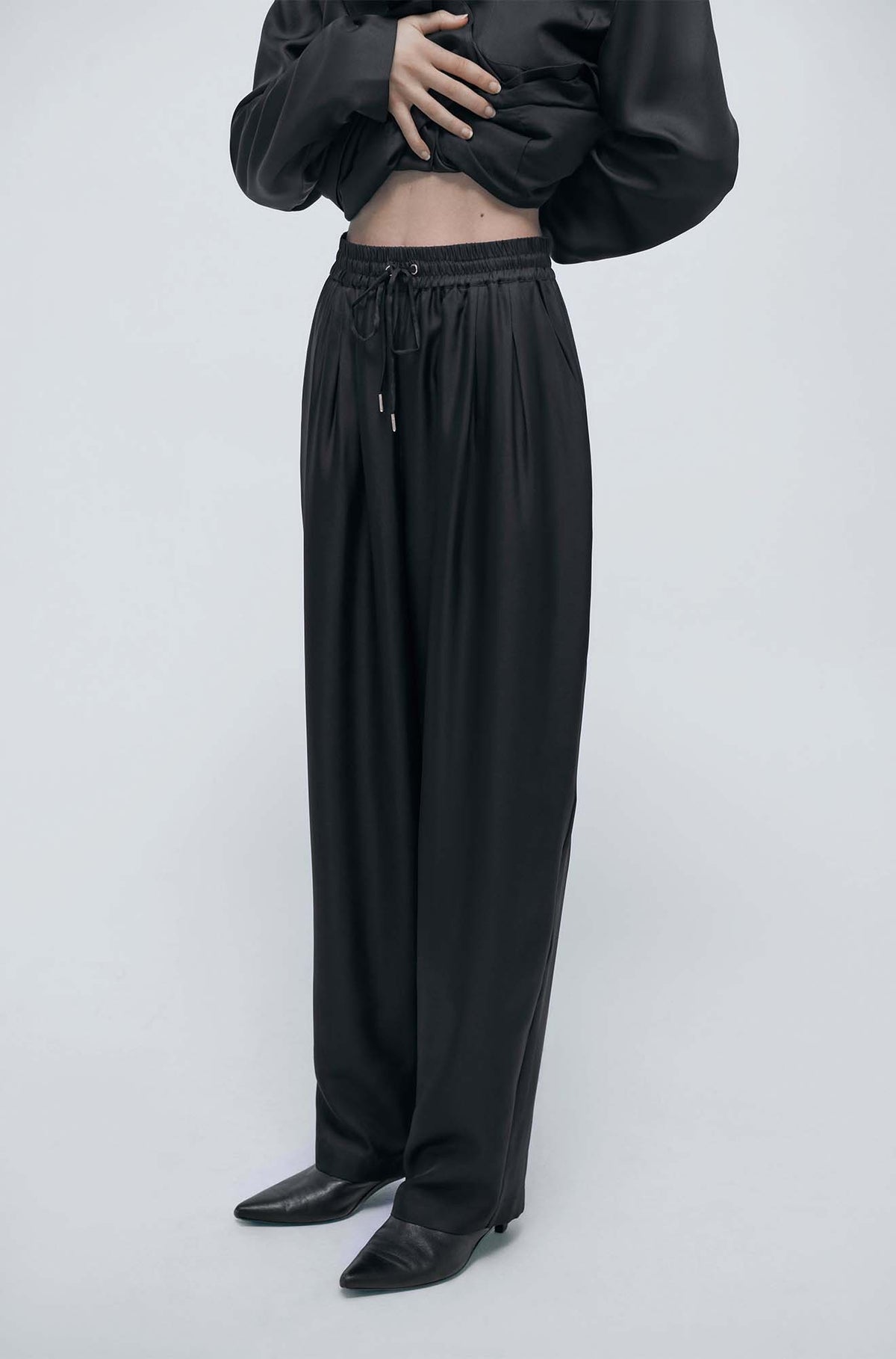 Silk Laundry | Twill Slouch Pants - Black
