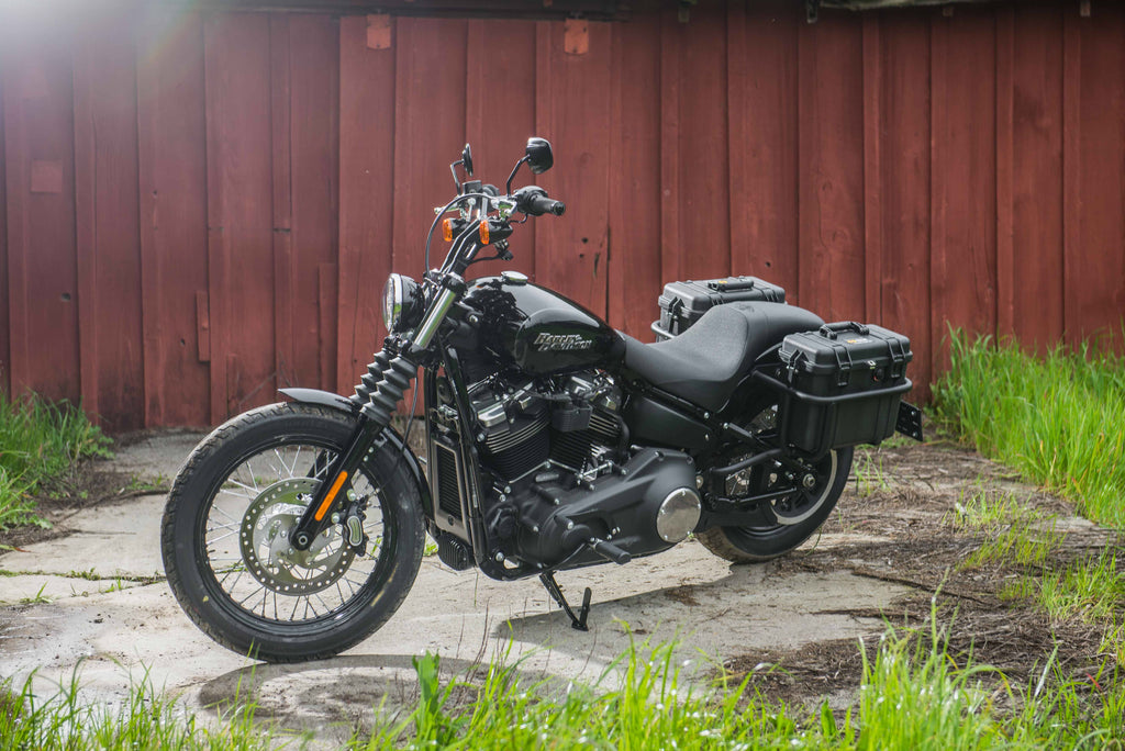 street bob with saddlebags