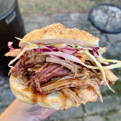Pulled-pork-sandwich-with-coleslaw