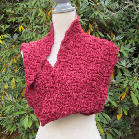 City Paths cowl in Pyrope Keira