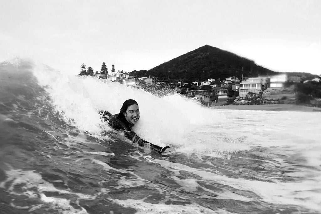 karla_hayes-ecto-handplanes-womens-bodysurfing-female-bodysurfing-body-surf-hand-plane