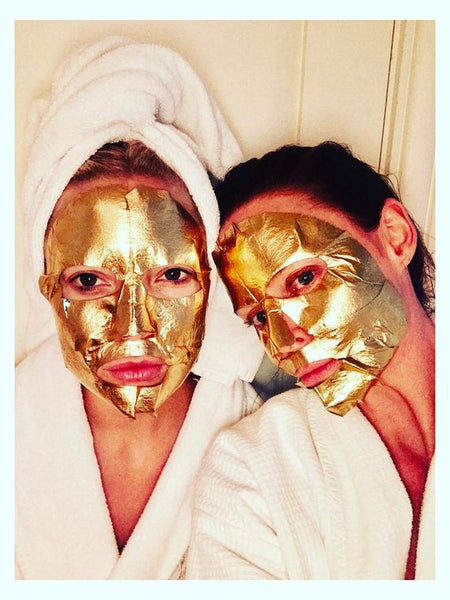 Kate Hudson - Gold Face Mask for Met Gala Prep