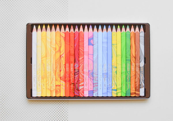 Rainbow color pencils