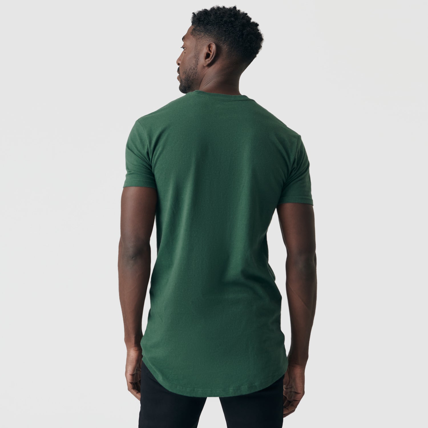 Camiseta con redondeado y redondo alto de cort – True Classic