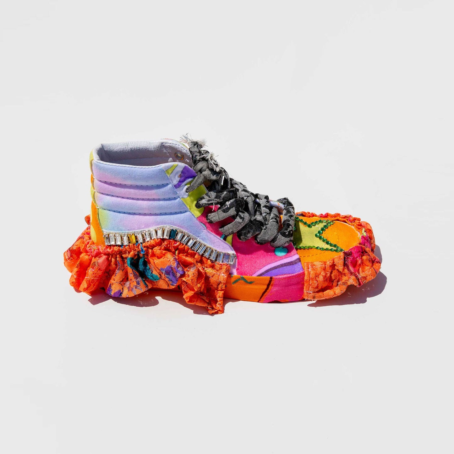 Side view of the Vans Ruffle SK8-Hi.