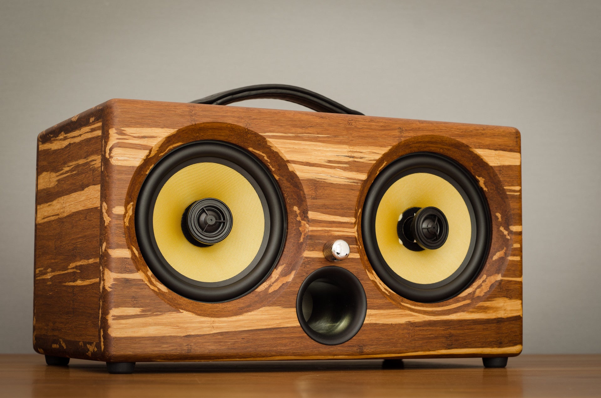 http://cdn.shopify.com/s/files/1/0221/4370/products/Best-airplay-speaker-2015-review-wifi-bluetooth-speakers-aptx-new-latest-ultimate-coolest-boombox-available-wooden-vintage-audiophile-tk2050-tripath-amplifier-guitar-HD-sound-music-high-resolution-3.jpg?v=1436260930
