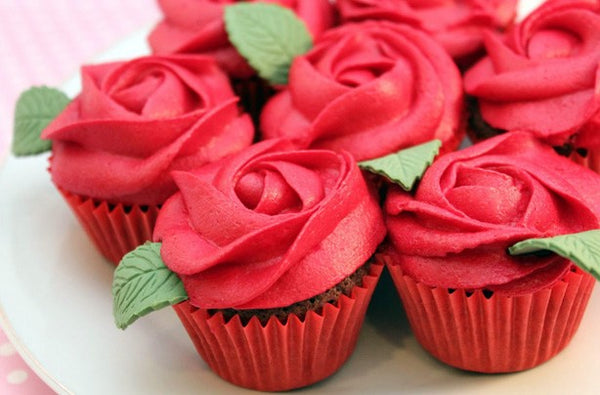 Red Rose Cupcakes with Leaves