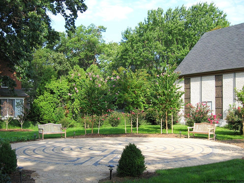 ArlingtonVA-AdventLutheranChurch-VisionQuest-a-la-Chartres-BuffFieldCharcoalLine