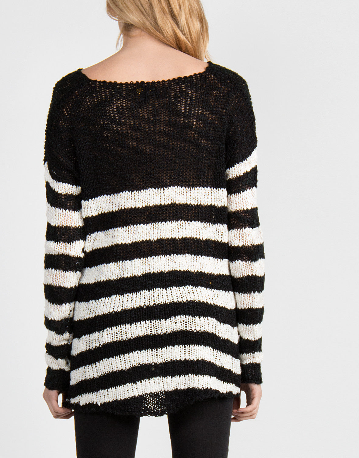 dreamy-black-and-white-striped-sweater-medium-tops-2020ave