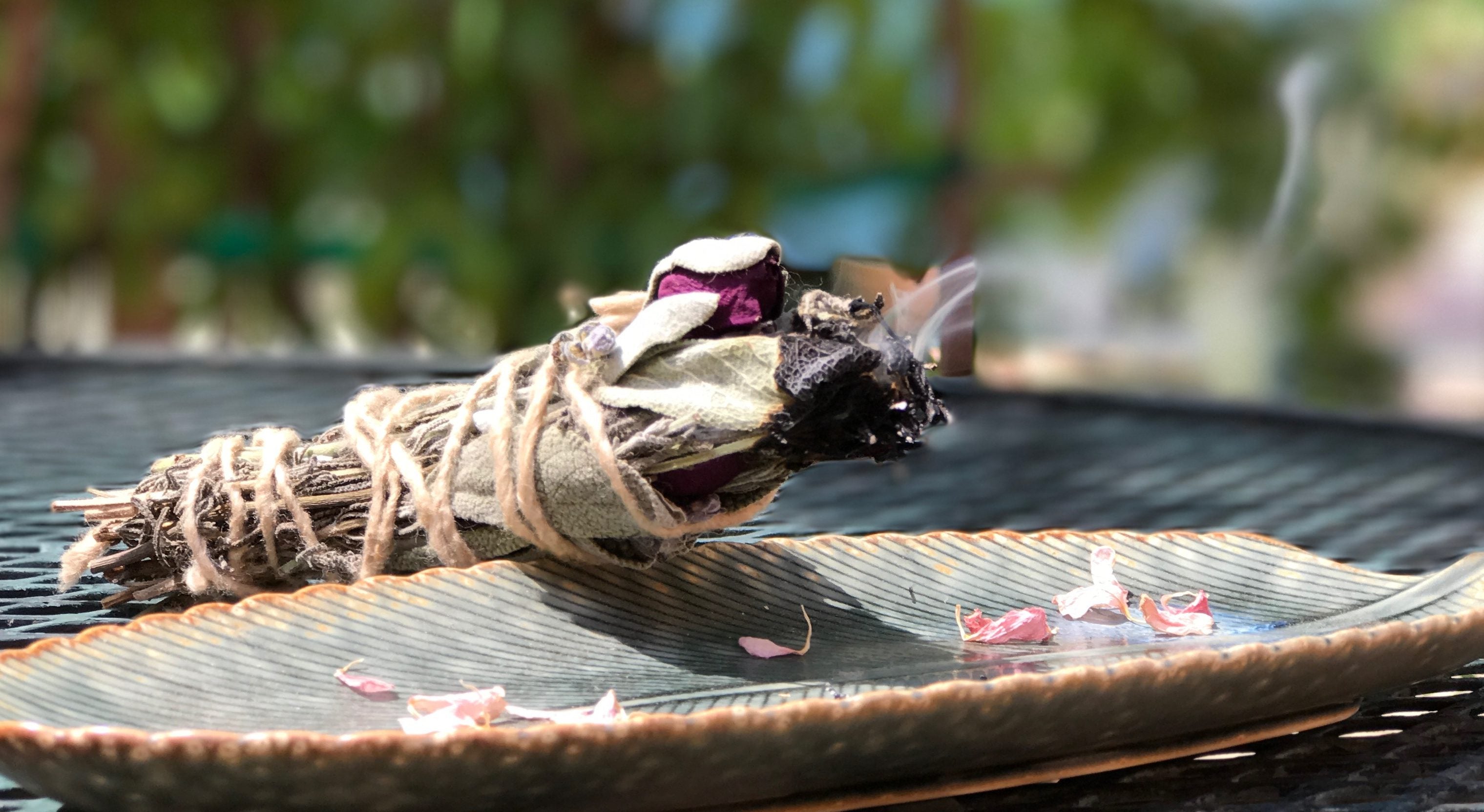 HOW TO MAKE THE PERFECT LAVENDER and SAGE SMUDGE STICK by the lotuswei flower essences blog