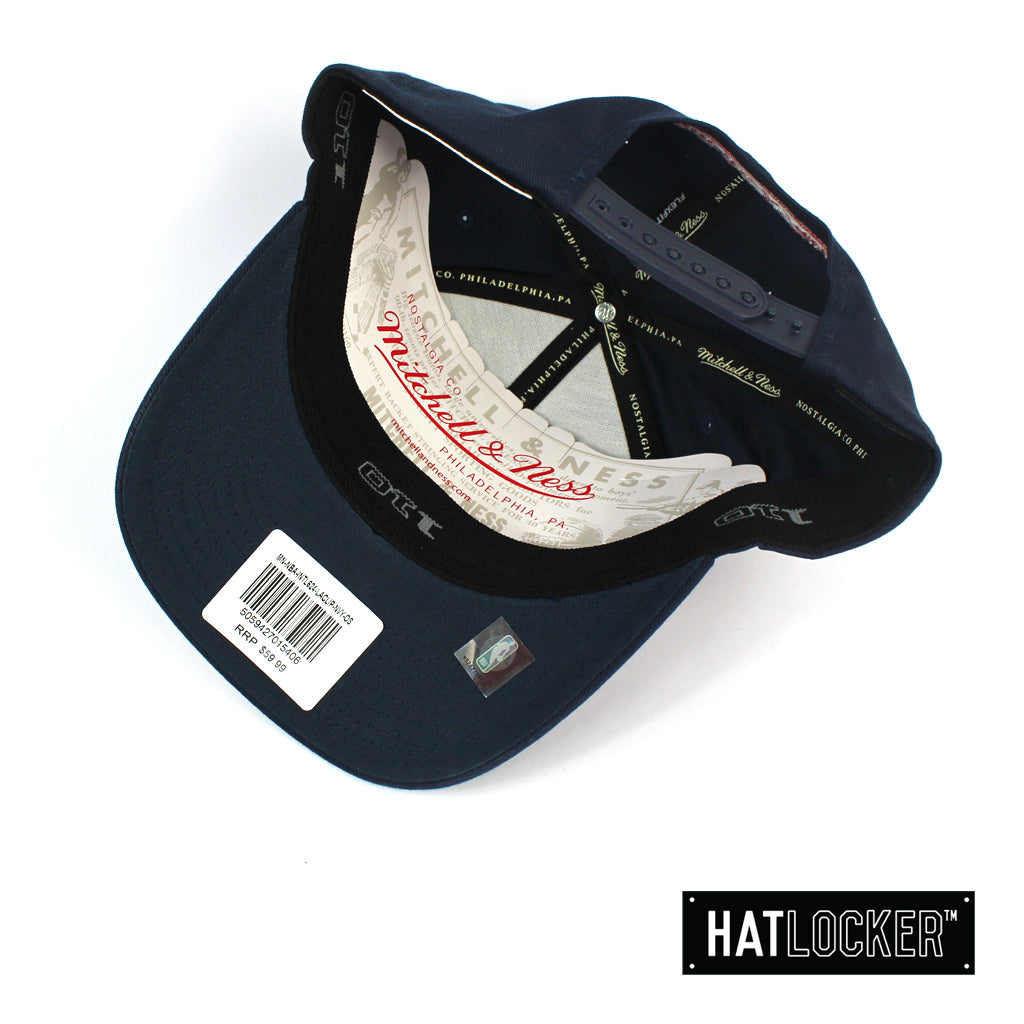 Mitchell and Ness Chicago Bulls Red White Logo Navy Curved Snapback
