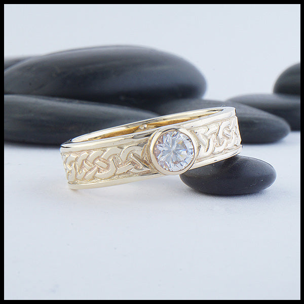 Josephine's Knot band in 14K Yellow gold with Cubic Zirconia