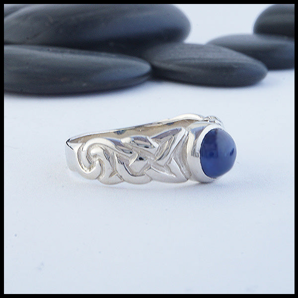 Ban Tigherna Ring with Sapphire