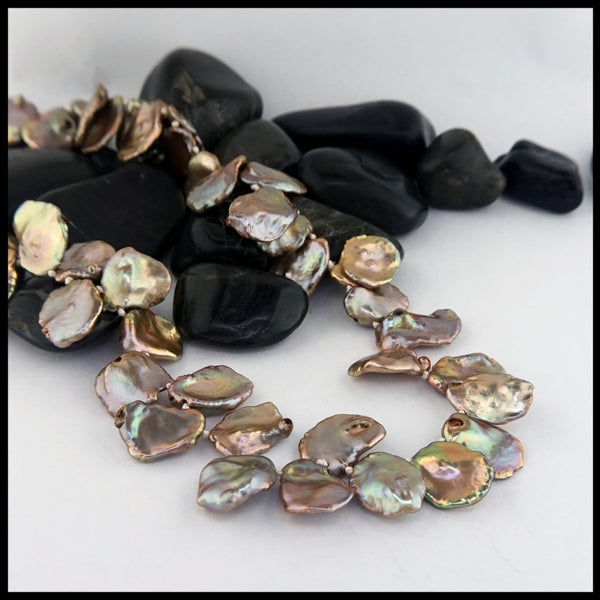 bronze petal pearl necklace
