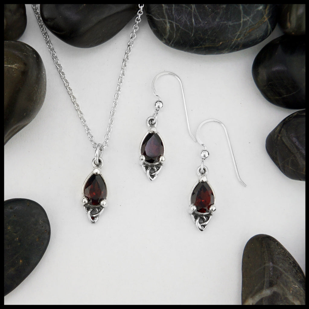 celtic goddess set with garnet