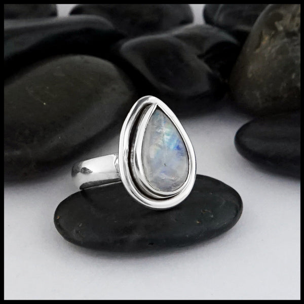 ring with moonstone 