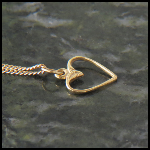 Dainty Celtic Heart pendant in 14K Gold