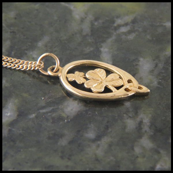 Triquetra Irish Shamrock pendant in 14K Gold