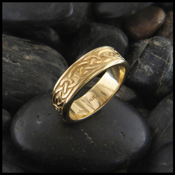 Celtic Knot Ring Band in 14K Gold