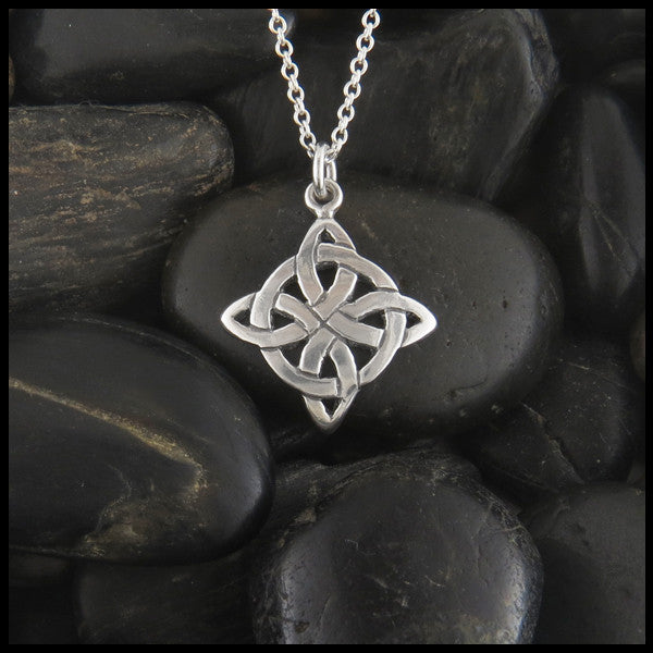 Simple Celtic Knot pendant in Sterling Silver