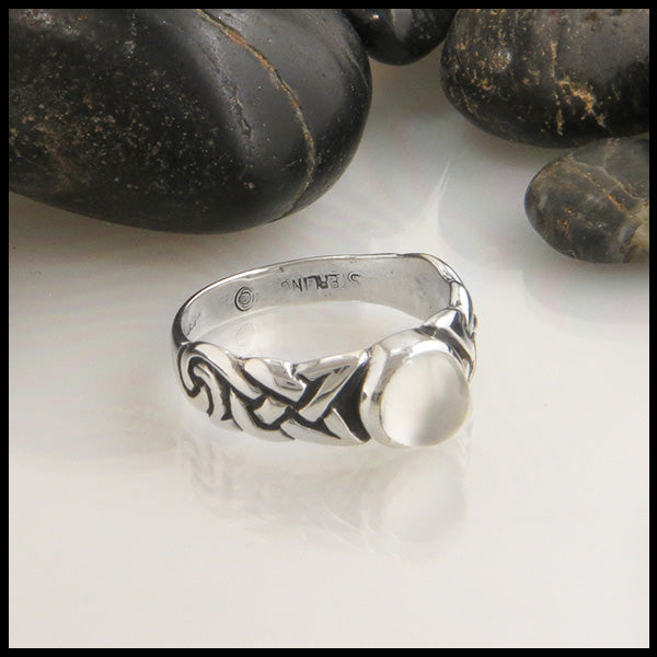 Ban Tigherna Ring with Moonstone