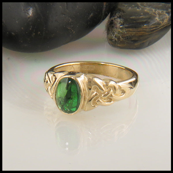 Celtic Trinity Ring with Oval Tsavorite in Gold