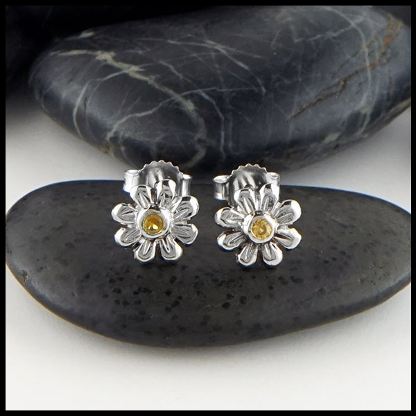 Daisy Flower Post Earrings