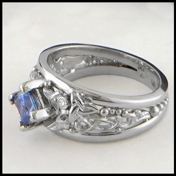 Ceylon Sapphire with Diamonds and Celtic Knots Gold Ring